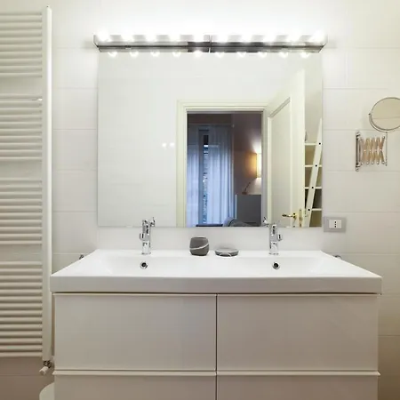 Contempora - Porta Romana - Traviata Apartamento *
